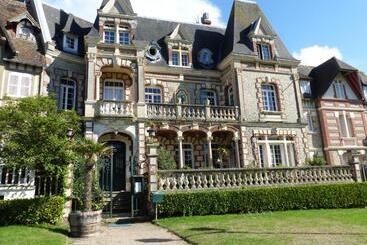 تختخواب و صبحانه La Villa L Argentine