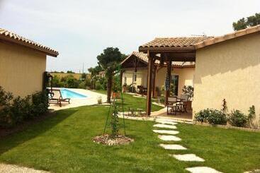 تختخواب و صبحانه Le Clos Castel   Gîte équipé