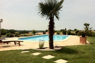 تختخواب و صبحانه Le Clos Castel   Gîte équipé