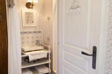تختخواب و صبحانه Les Chambres De La Forge Des Collines