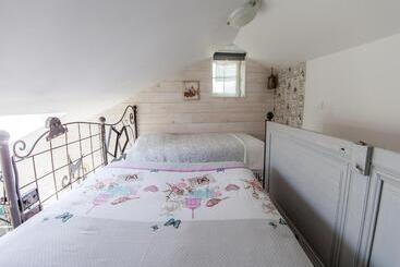 تختخواب و صبحانه Les Chambres De La Forge Des Collines