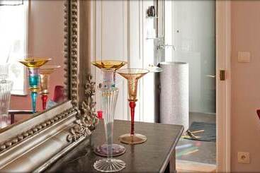 تختخواب و صبحانه Maison D Hote De Myon
