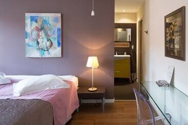 تختخواب و صبحانه Maison D Hote De Myon