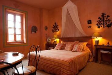 تختخواب و صبحانه Maison D'hôtes Mas De Barbut