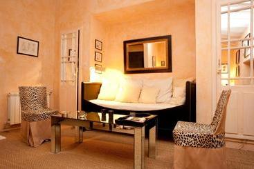 تختخواب و صبحانه Maison D'hôtes Mas De Barbut