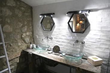 تختخواب و صبحانه La Maison De Marguerite