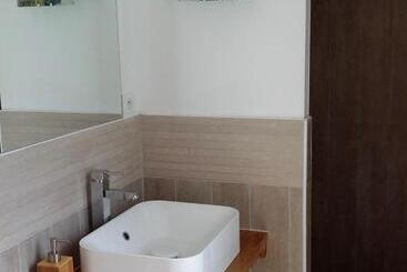 تختخواب و صبحانه Maison Lucilda