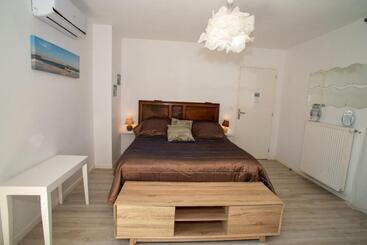 تختخواب و صبحانه Maison Lucilda