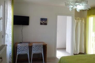 تختخواب و صبحانه Maison Lucilda