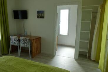 تختخواب و صبحانه Maison Lucilda