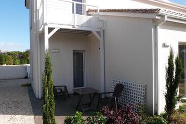تختخواب و صبحانه Maison Lucilda