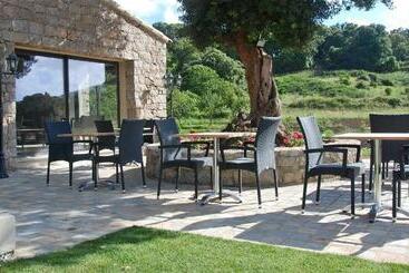 تختخواب و صبحانه & Restaurant Les Bergeries D'alata