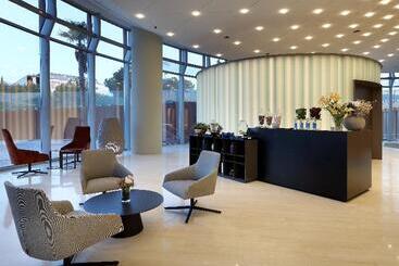 هتل Eurostars Torre Sevilla