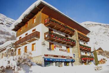 هتل Hôtel Du Glacier Des Evettes