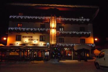 هتل Hôtel Du Glacier Des Evettes