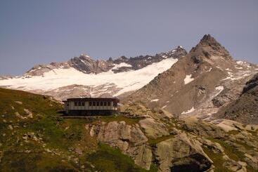 هتل Hôtel Du Glacier Des Evettes