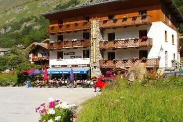 هتل Hôtel Du Glacier Des Evettes