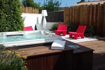 هتل Logis Hôtel La Chaize