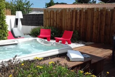 هتل Logis Hôtel La Chaize