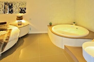 هتل Logis Hôtel La Chaize