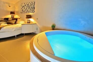 هتل Logis Hôtel La Chaize