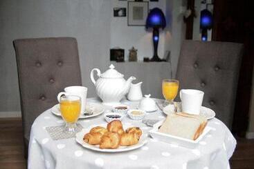 تختخواب و صبحانه Chambre D Hotes La Villa Molina