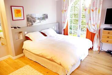 تختخواب و صبحانه Chambre D'hôtes Etchebri
