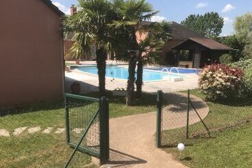 تختخواب و صبحانه Chambres D Hotes La Coloniale