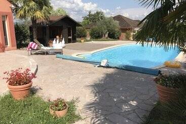 تختخواب و صبحانه Chambres D Hotes La Coloniale