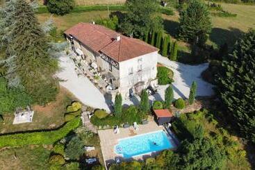 تختخواب و صبحانه La Ferme De Jeanne