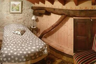 تختخواب و صبحانه La Ferme De Jeanne