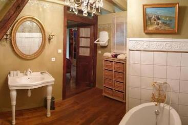 تختخواب و صبحانه La Ferme De Jeanne