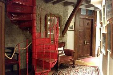 تختخواب و صبحانه La Ferme De Jeanne