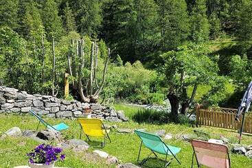 تختخواب و صبحانه La Jarbelle   Gîte Et Spa