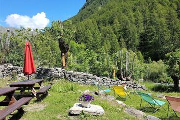تختخواب و صبحانه La Jarbelle   Gîte Et Spa