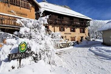 تختخواب و صبحانه La Jarbelle   Gîte Et Spa