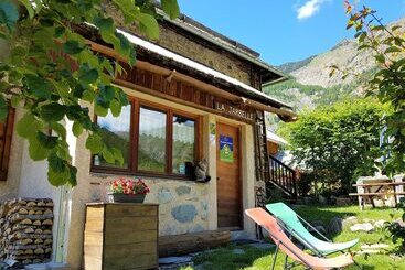 تختخواب و صبحانه La Jarbelle   Gîte Et Spa