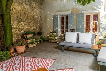 تختخواب و صبحانه Le Clos Violette Et Le 11 D Aglaé   Appart  Hôtel Design De Luxe