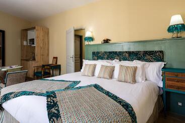 تختخواب و صبحانه Le Clos Violette Et Le 11 D Aglaé   Appart  Hôtel Design De Luxe