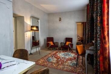 تختخواب و صبحانه Le Clos Violette Et Le 11 D Aglaé   Appart  Hôtel Design De Luxe