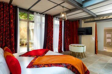 تختخواب و صبحانه Le Clos Violette Et Le 11 D Aglaé Appart Hôtel Design De Luxe
