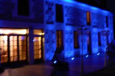 تختخواب و صبحانه Le Manoir Des Chapelles