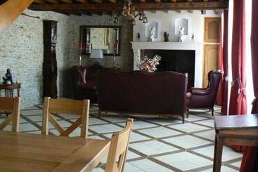 تختخواب و صبحانه Le Manoir Des Chapelles