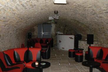 تختخواب و صبحانه Le Manoir Des Chapelles