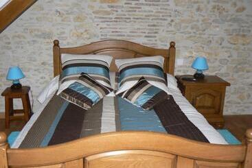 تختخواب و صبحانه Le Manoir Des Chapelles