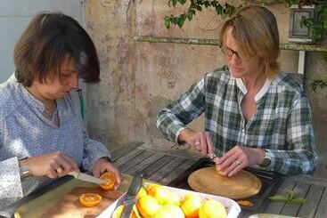 تختخواب و صبحانه Les Palmiers Grasse
