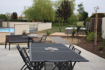تختخواب و صبحانه Maison Marie Barrault