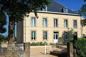 تختخواب و صبحانه Maison Marie Barrault