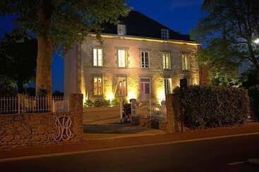 تختخواب و صبحانه Maison Marie Barrault