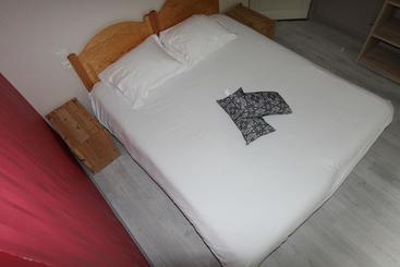 هتل Auberge La Caverne